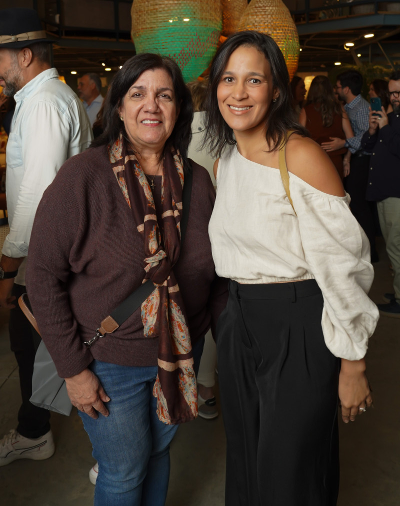 Carmen Ortega y Maribel Antigua.