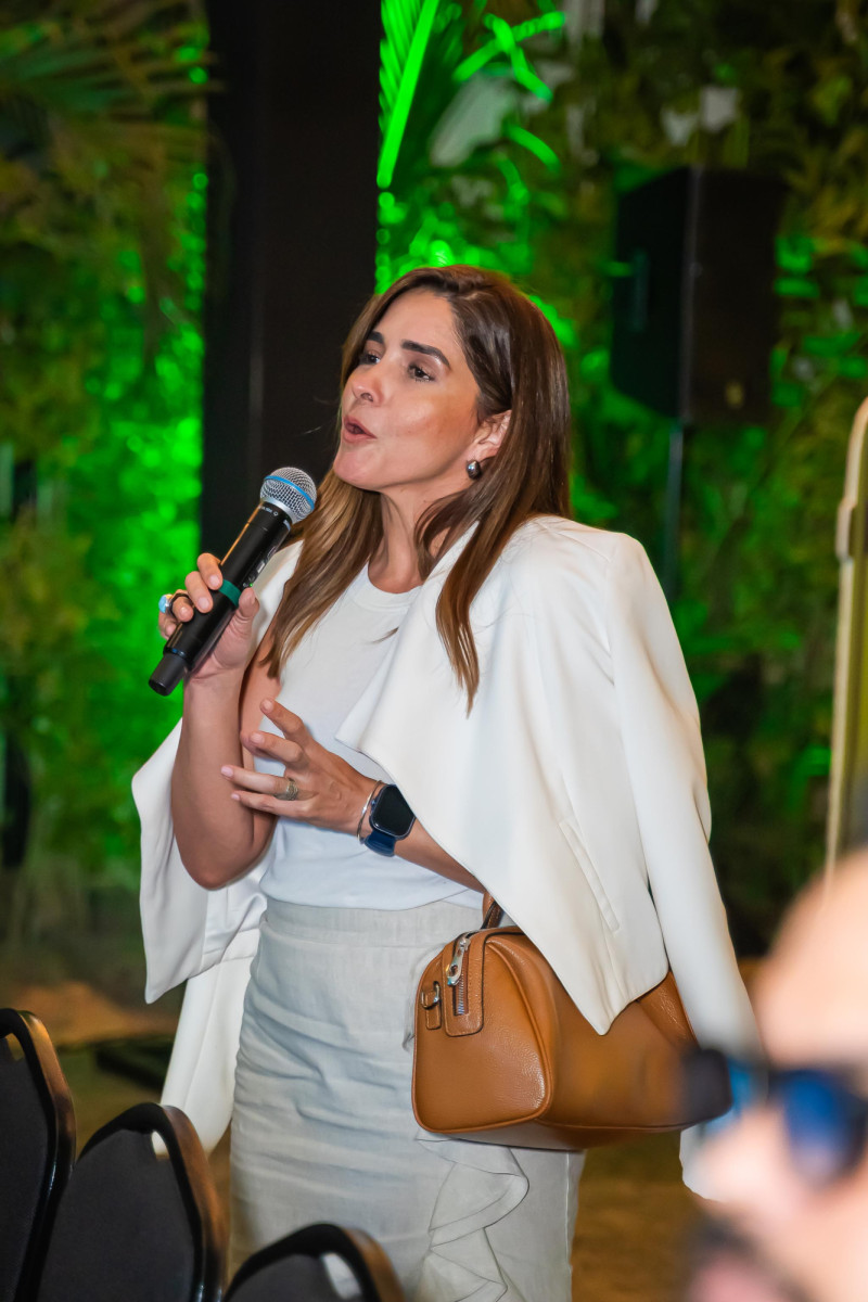 Nannette Camarena Torres.