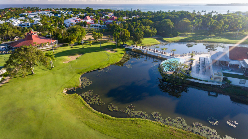 El Playa Dorada Golf Course luce sus mejores galas en la actualidad. Dense una vuelta por la Novia del Atlántico y juegue esta maravilla diseñada por el maestro Robert Trent Jones Sr.