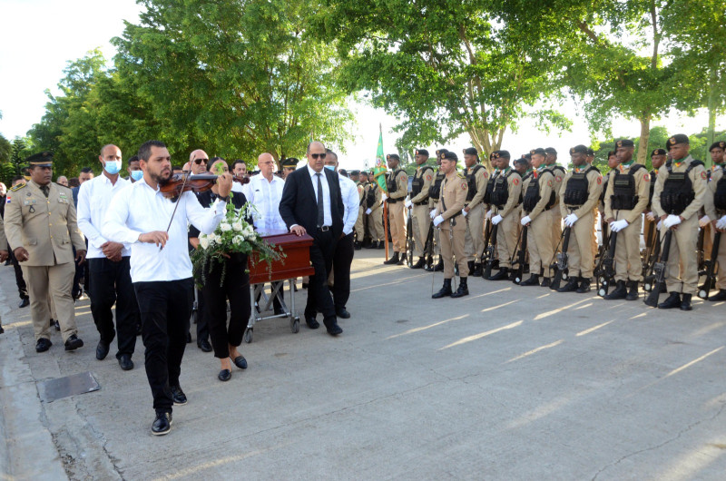 Los restos del empresario Marcelo Bermúdez Estrella fueron sepultados ayer en Santiago.