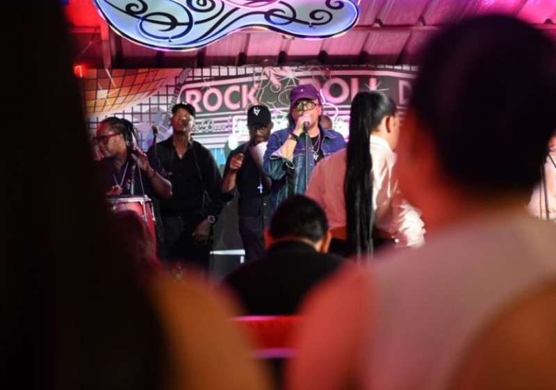 Sergio Vargas durante su presentación, el domingo 2 de noviembre, en el restaurante Serie 50 by Jarabacoa que inauguró su nuevo concepto Los Matiné Serie 50.