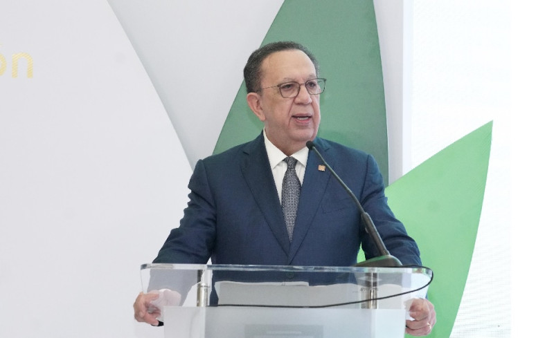 Héctor Valdez Albizu.