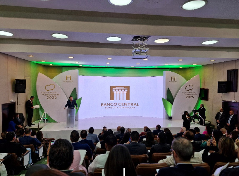 Héctor Valdez Albizu, en el seminario.