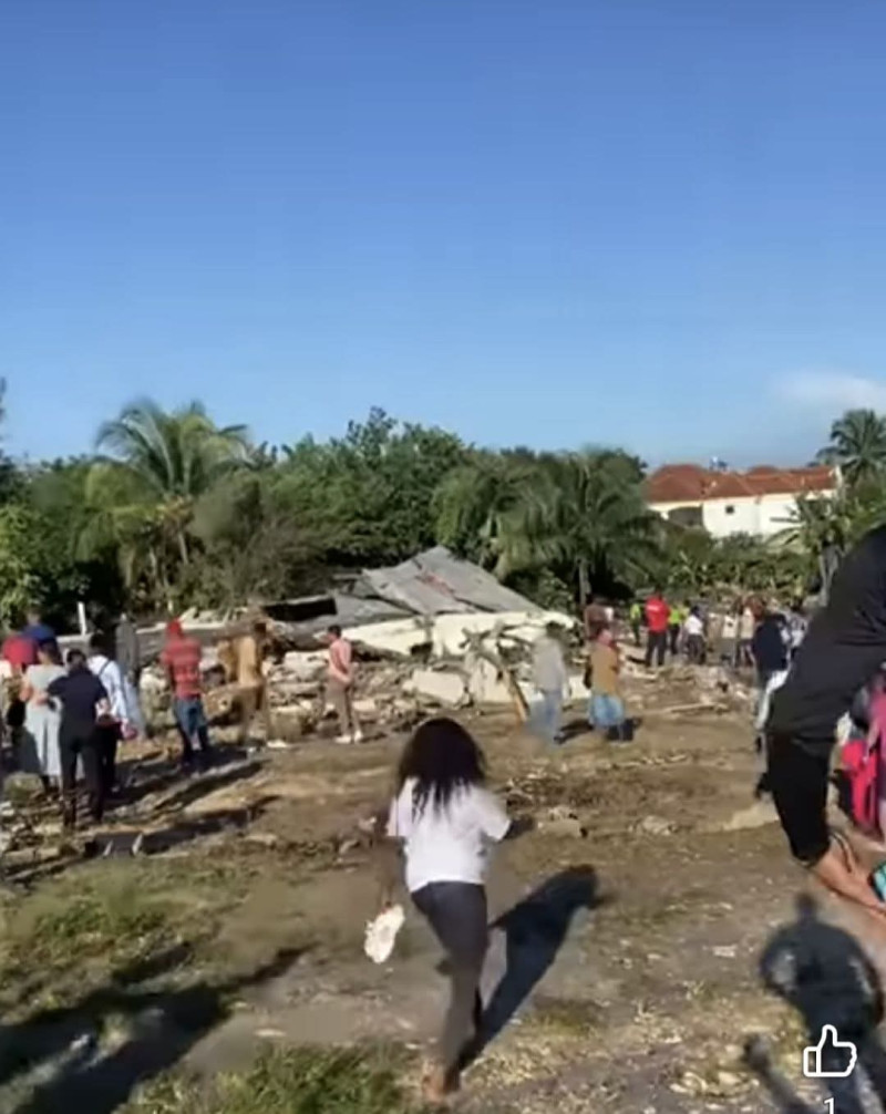 El colapso del acueducto en el babrrio Las Minas del municipio Consuelo dejó cinco heridos, destruccion de viviendas y vehiculos en el el barrio Las Minas de Consuelo en San Pedro de Macorís.