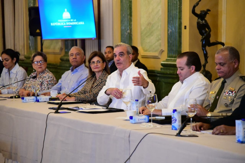 El presidente Abinader encabezó una reunión de seguimiento en el Palacio Nacional