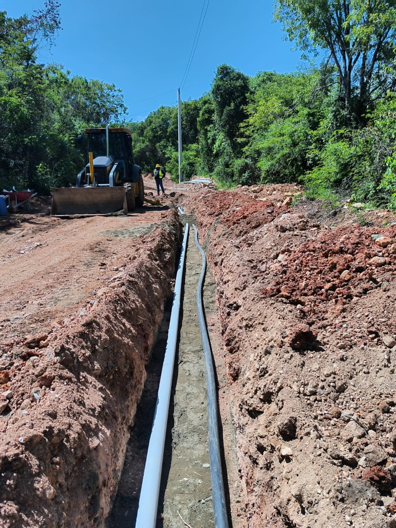 Comunidad El Canal de Ocoa denuncia paralización de trabajos en proyecto de agua potable.