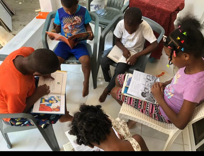 A esta mujer la satisface disponer de este espacio para los amantes de la lectura