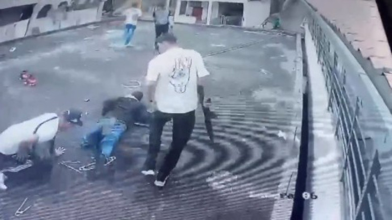 Las cinco personas buscadas por la Policía Nacional