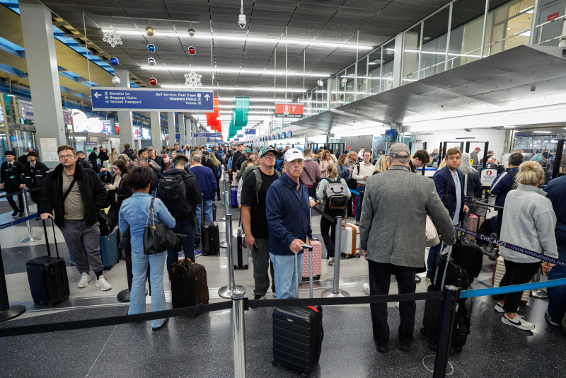 Las principales aerolíneas estadounidenses anunciaron que los clientes afectados pueden modificar sus planes de viaje o solicitar un reembolso sin penalización.