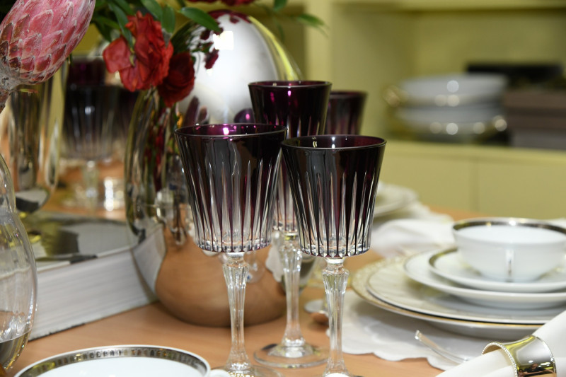 Ricart explica que, aunque cada año surgen nuevas corrientes decorativas, “los detalles de lujo siempre prevalecen”.