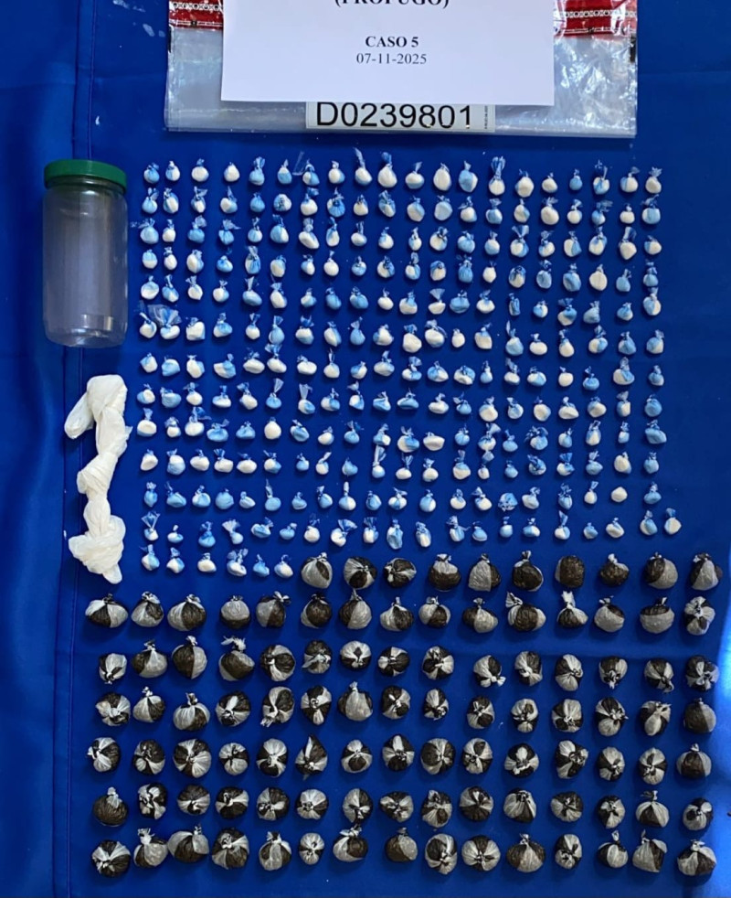 Ocupan 5,201 gramos de drogas y arrestan a 10 personas; buscan a Moreno Jefri, Cabuya, Chon y otros
