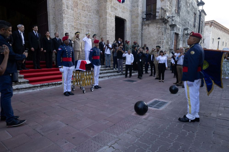Este sábado, a sólo 11 días de cumplirse 65 años de su fallecimiento, sus restos ya descansan en el Panteón de la Patria.