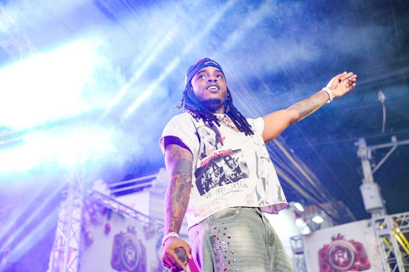 Brauliio Fogon se encargo de cerrar el concierto navideño 2025 de ReconocidosNet, la noche del sábado 8 de noviembre 2025, en Santo Domingo.