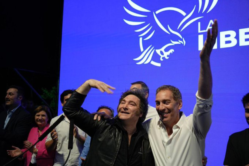 Javier Milei designa a Diego Santilli como el nuevo ministro del Interior.