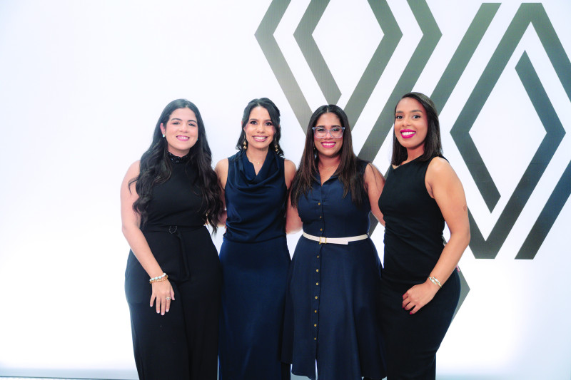 Lía Garrido, Dashiel Fernández, Loreanne Feliz y Laura Guerrero.