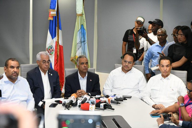 El ministro de Energía y Minas, Joel Santos