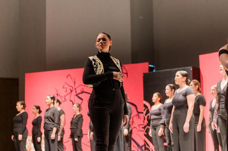 80 bailarines se reunirán en la Sala Máximo Avilés Blonda del Palacio de Bellas Artes por el Día Internacional del Flamenco.