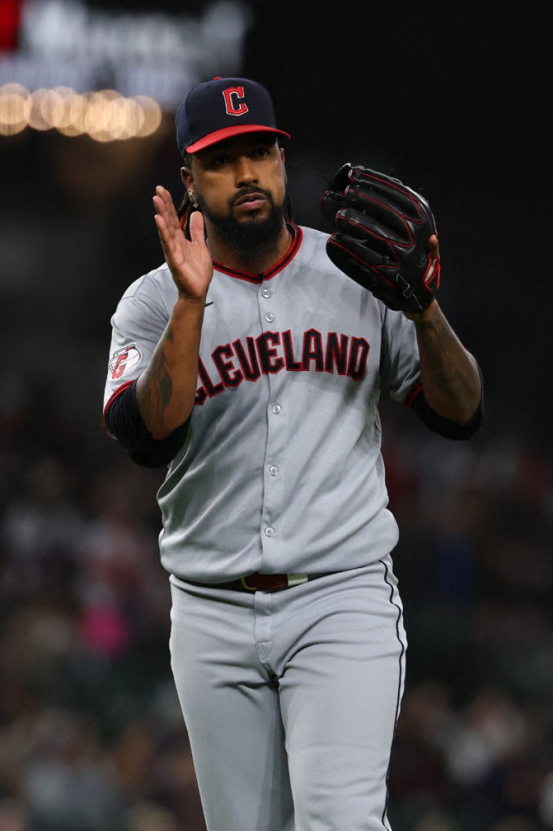 Emmanuel Clase, también enfrenta cargos en la presunta trama.