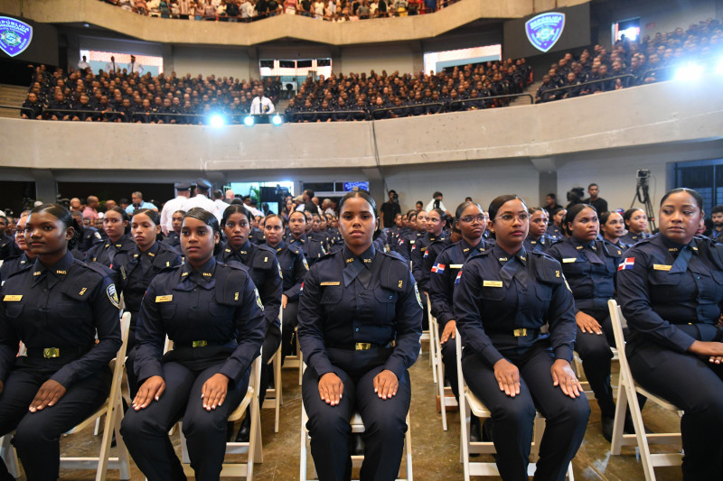 Mujeres policías que se graduaron este jueves.