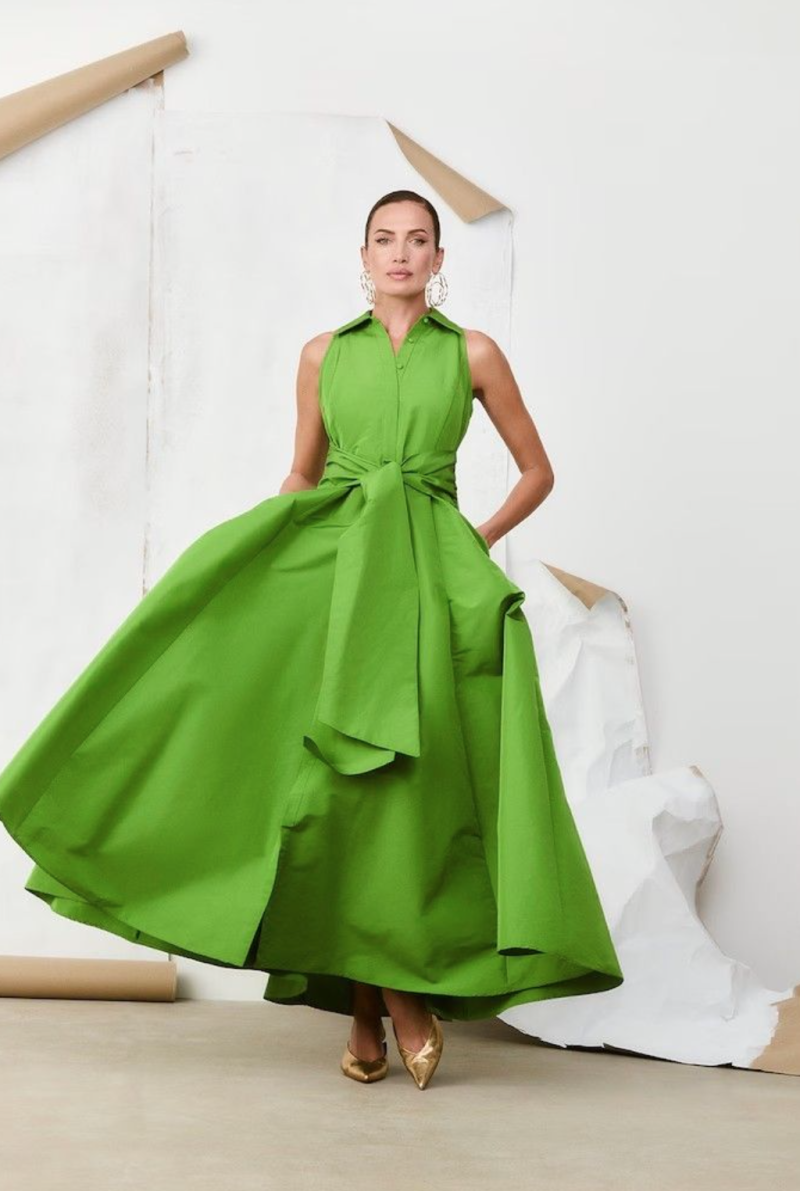 El clima cálido invita a vestir con ligereza, pero con elegancia