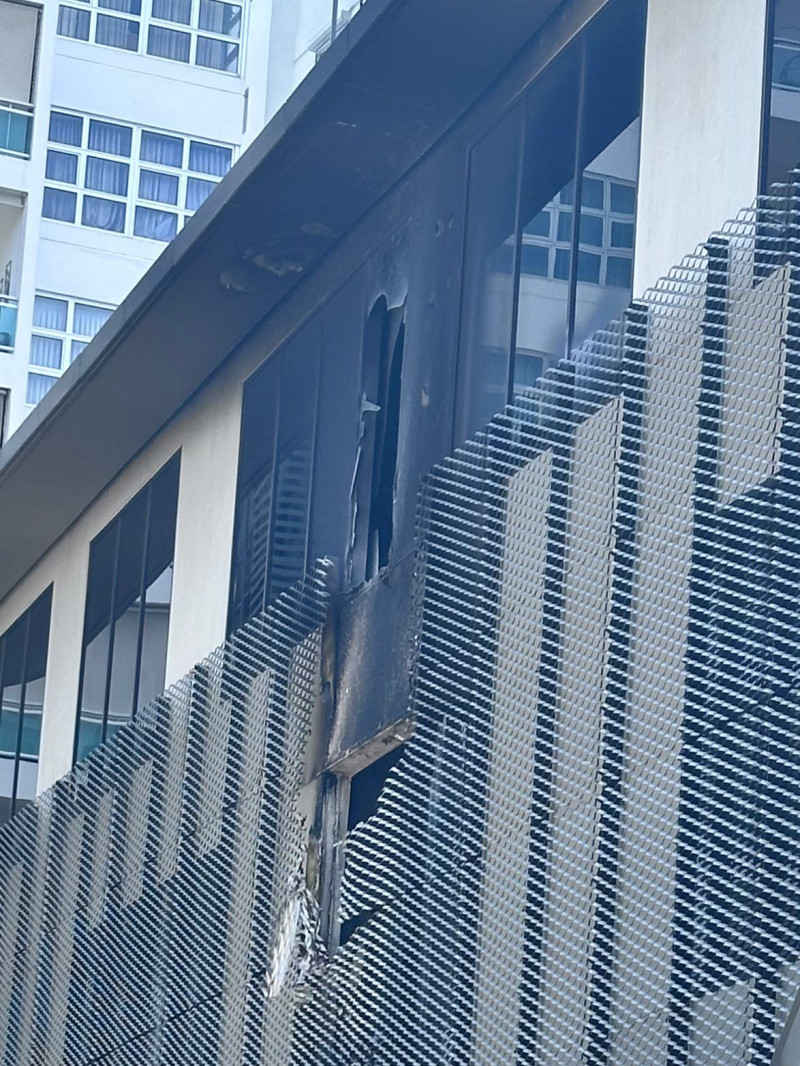 Parte del centro comercial afectada por el incendio