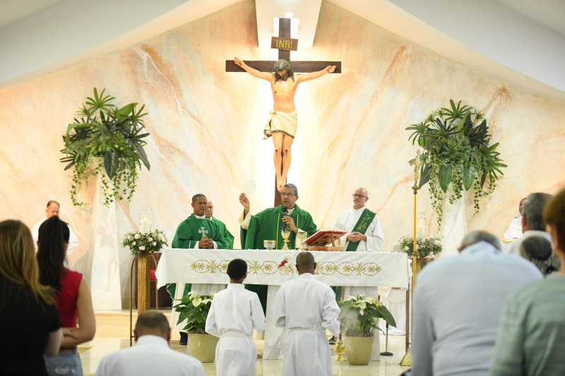 El nuevo arzobispo coadjutor, Carlos Tomás Morel Diplán, durante la misa.