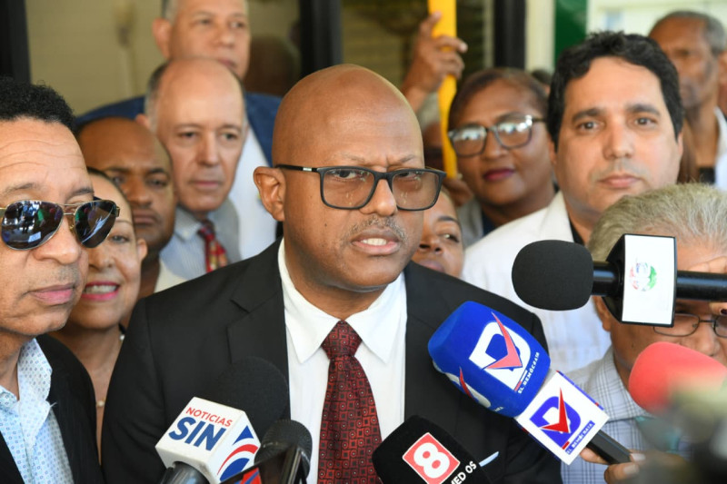 Doctor Luis Peña Núñez, quien relevará en funciones al doctor Waldo Ariel Suero, por los próximos dos años.