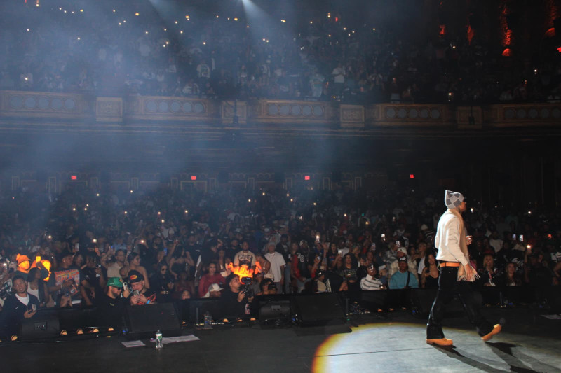 Dowba Montana durante su presentación en el United Palace de Nueva York.