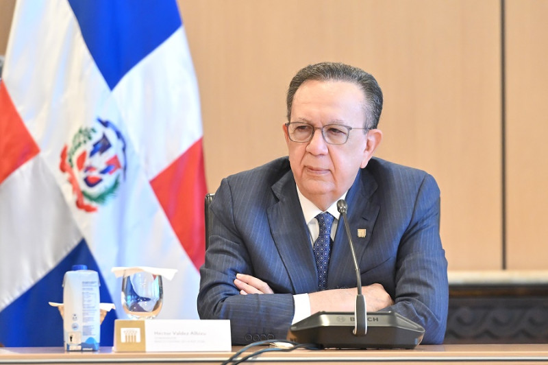 Héctor Valdez Albizu.