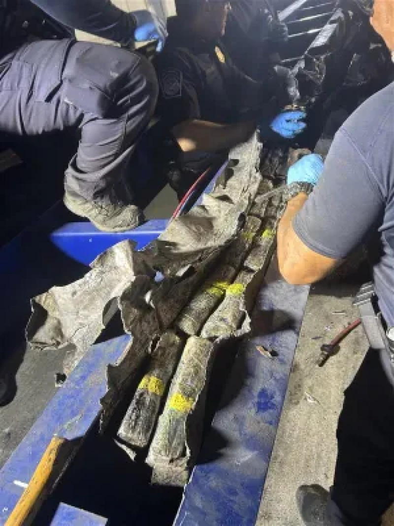 La droga estaba camuflada en chasis.