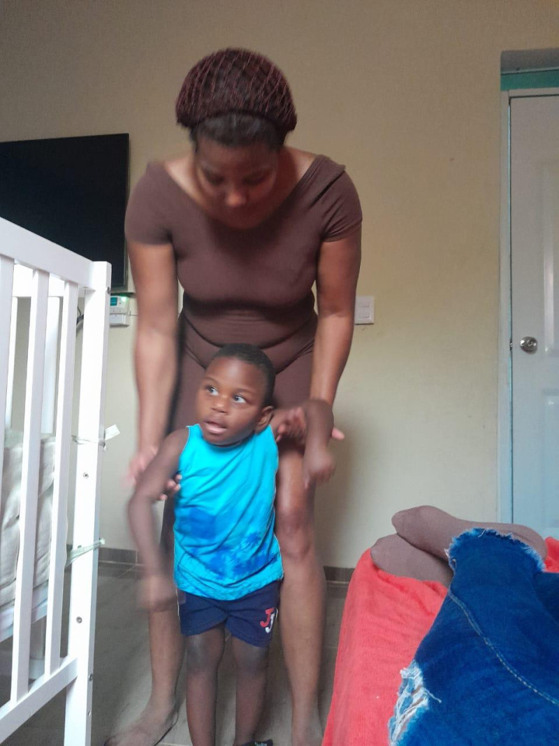 El niño de Marianyi Rosario tiene dos años y ocho meses, no camina ni habla.