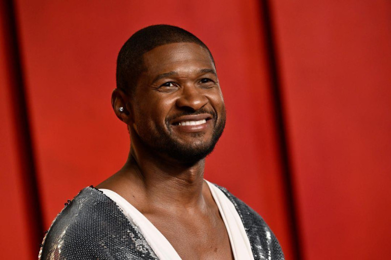 Usher llega a la fiesta de los Oscar de Vanity Fair el 10 de marzo de 2024 en el Wallis Annenberg Center for the Performing Arts en Beverly Hills, California. (Foto de Evan Agostini/Invision/AP, archivo)