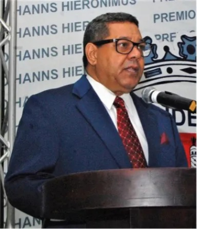 Héctor García, Editor de Momento Deportivo.