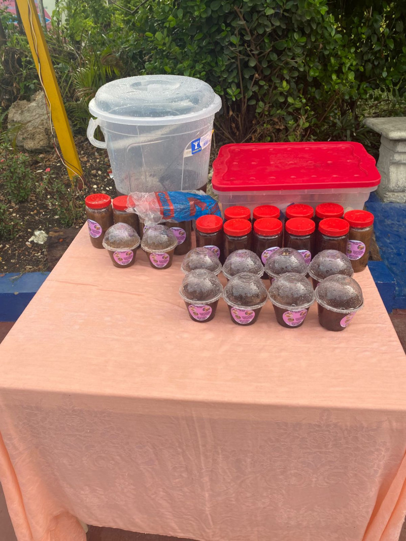 Marianyi Rosario depende únicamente de su negocio de dulces