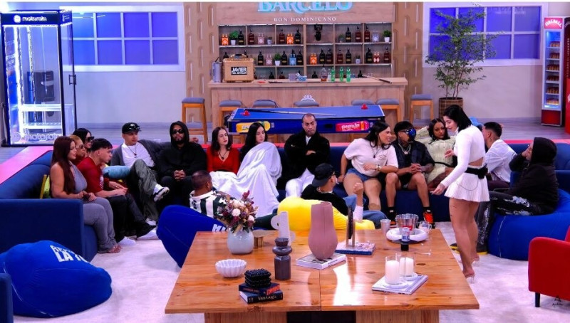 Apartamento, relojes y vehículos han recibido los participantes de "La casa  de Alofoke 2" y... aún no termina