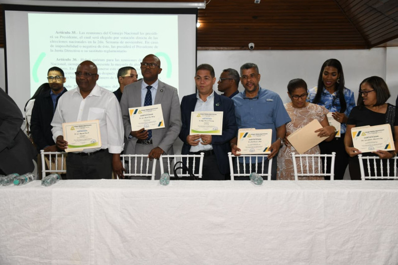 Plancha electa como nuevos dirigentes del CMD.