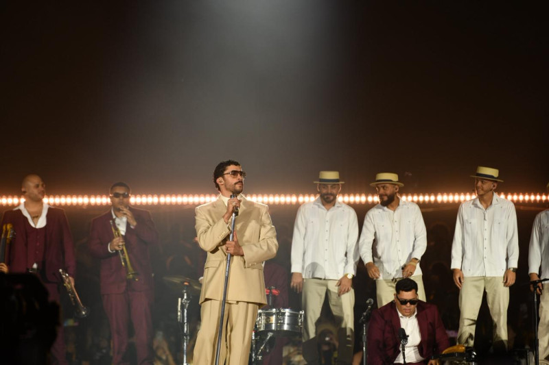 Bad Bunny durante su presentación en Santo Domingo, el 21 de noviembre de 2025, abriendo su gira "Debí tirar más fotos"
