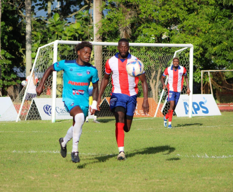 Momento de acción en el partido entre Salcedo y los Delfines del Este este sábado 22 de noviembre en la jornada 14 de la LDF.