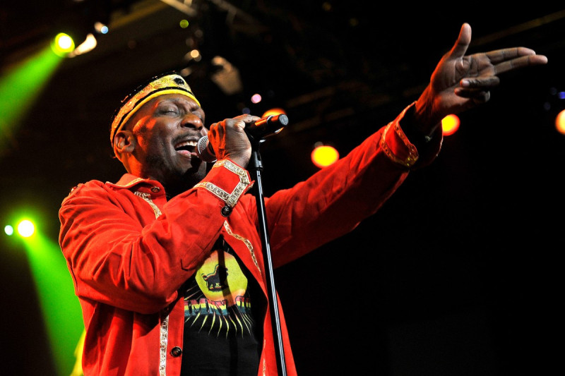 El cantante jamaicano Jimmy Cliff se presenta en el escenario durante la inauguración del 45.º Festival de Jazz de Montreux, en Montreux, el 1 de julio de 2011.