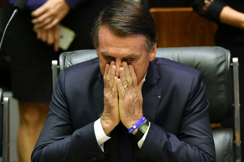 El 25 de noviembre de 2025, el Tribunal Supremo de Brasil dictaminó que la condena por golpe de Estado contra el expresidente Jair Bolsonaro era firme, sin más apelaciones, lo que le permitió comenzar a cumplir una condena de 27 años.