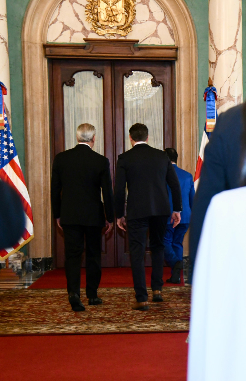 Pete Hegseth y Luis Abinader en el Palacio Nacional