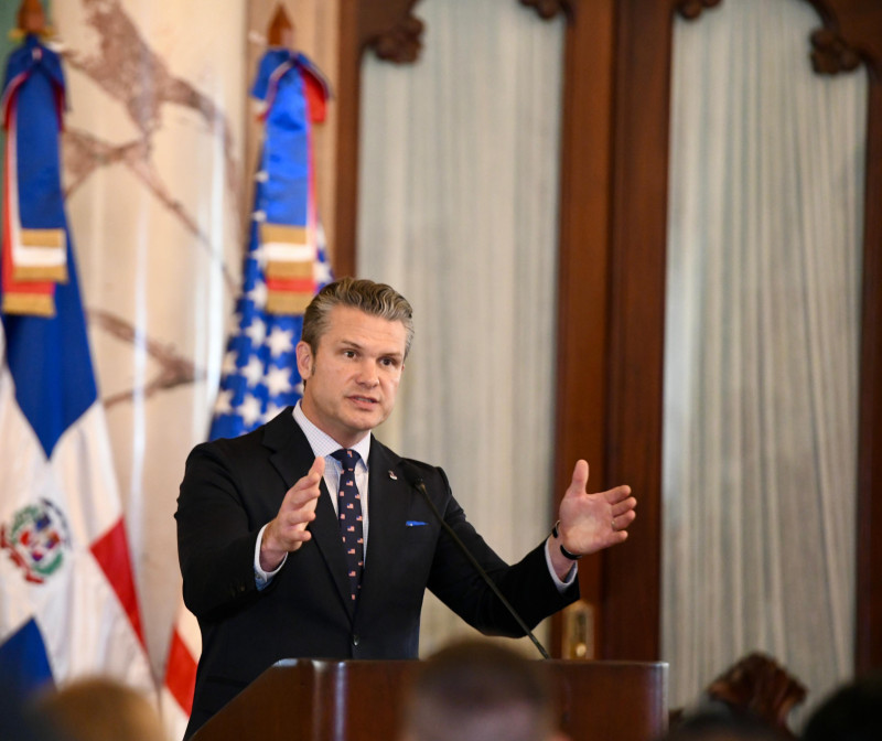 Pete Hegseth y Luis Abinader en el Palacio Nacional