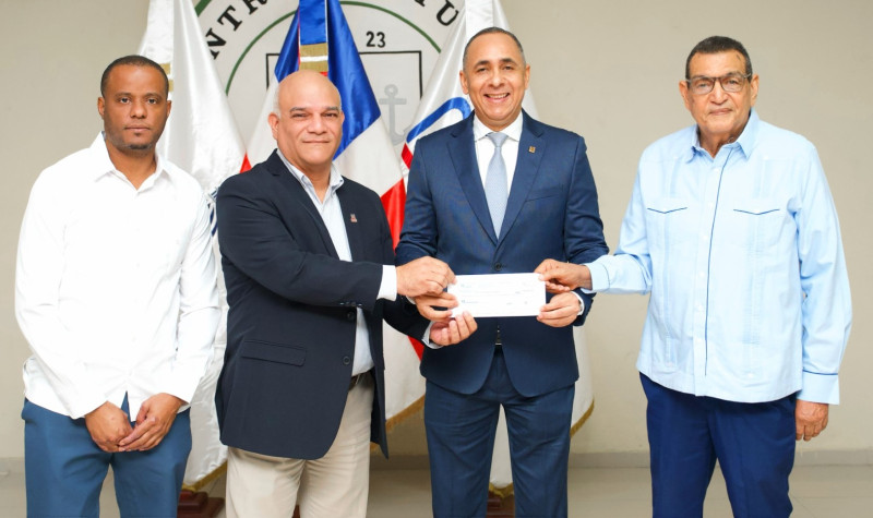 Okaly Cruz, Eduardo Baez, Nelson Arroyo y José L. Ramírez.