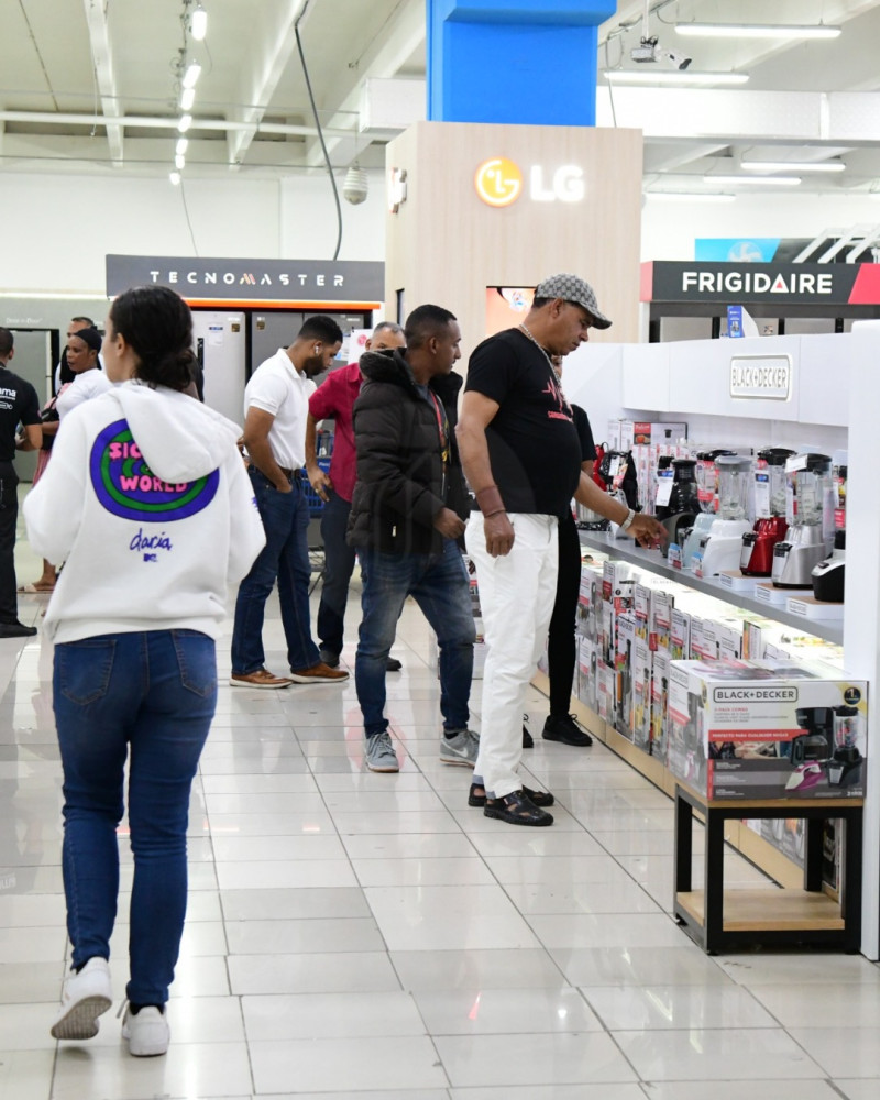 El Viernes Negro ha vuelto a movilizar los letreros de ofertas en las tienda