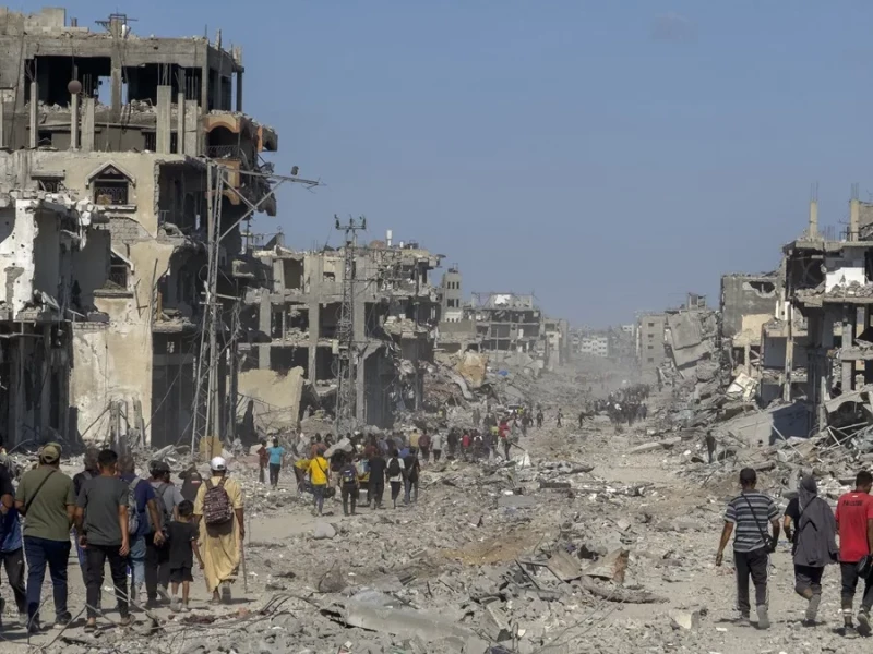 Palestinos en la asediada Ciudad de Gaza.