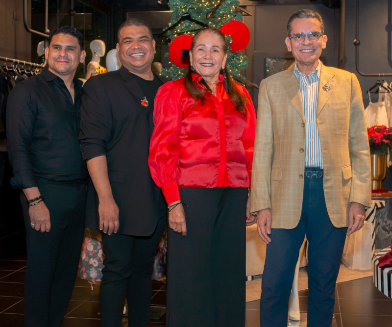 Josè Vásquez, Rafael Rivero, Carmen Molina y Francisco Sanchís.