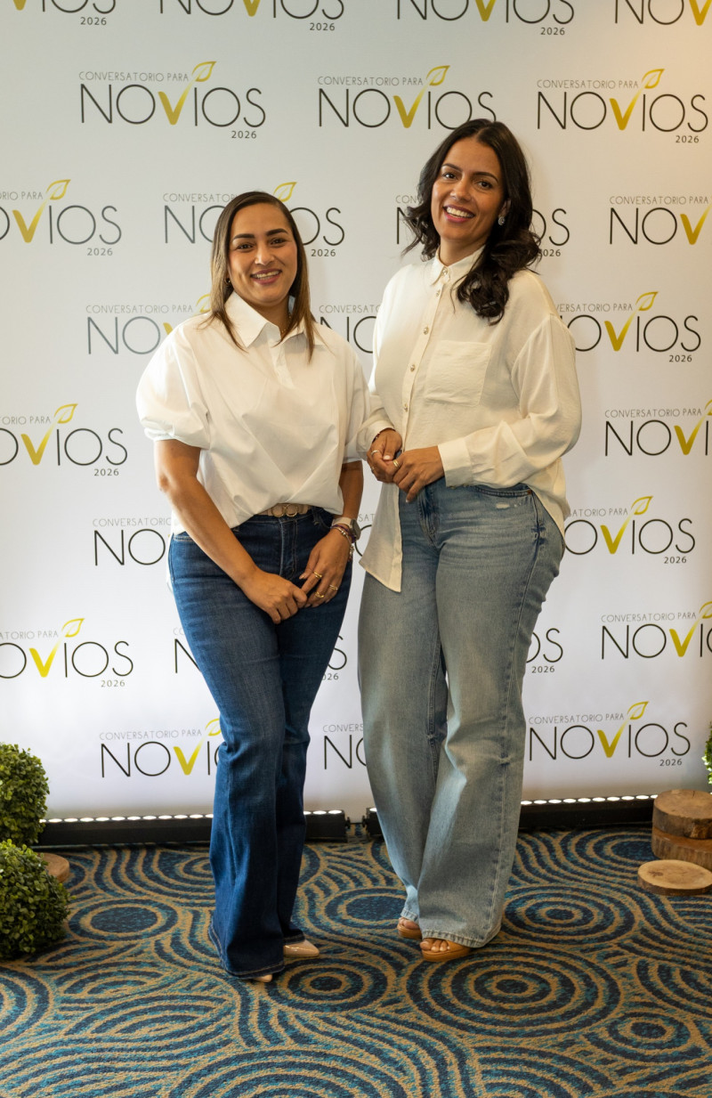 Michelle Cepeda y Lola Llerena.