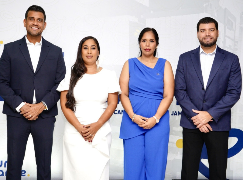 Modesto Reyes, Yordania Medina, Adolfina Taveras y Ángel Reyes.