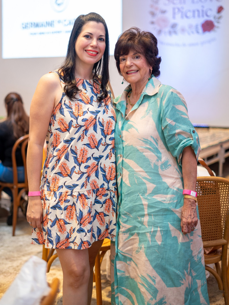 Rosalil Cuello y Margarita de Cuello