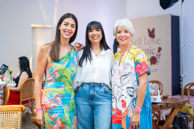 Evariyel Alegría, Elizabeth Abub y Mayra Báez.